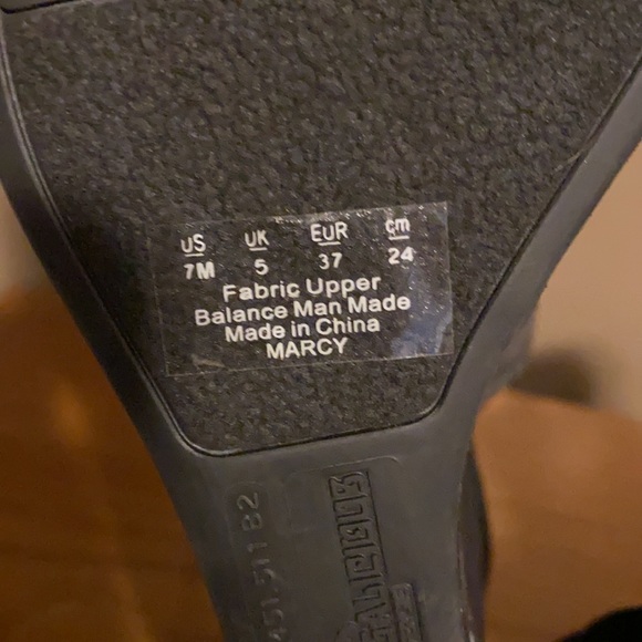 Black open toe heels - Picture 3 of 3